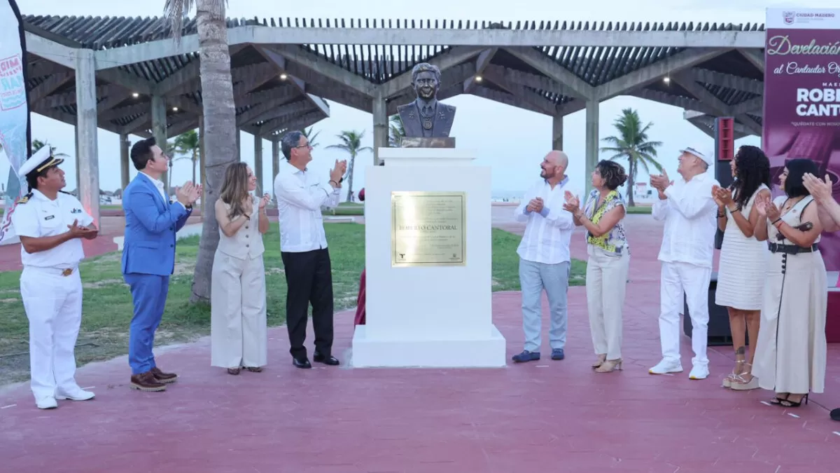 Ciudad Madero rinde homenaje a Roberto Cantoral con develación de busto en playa Miramar