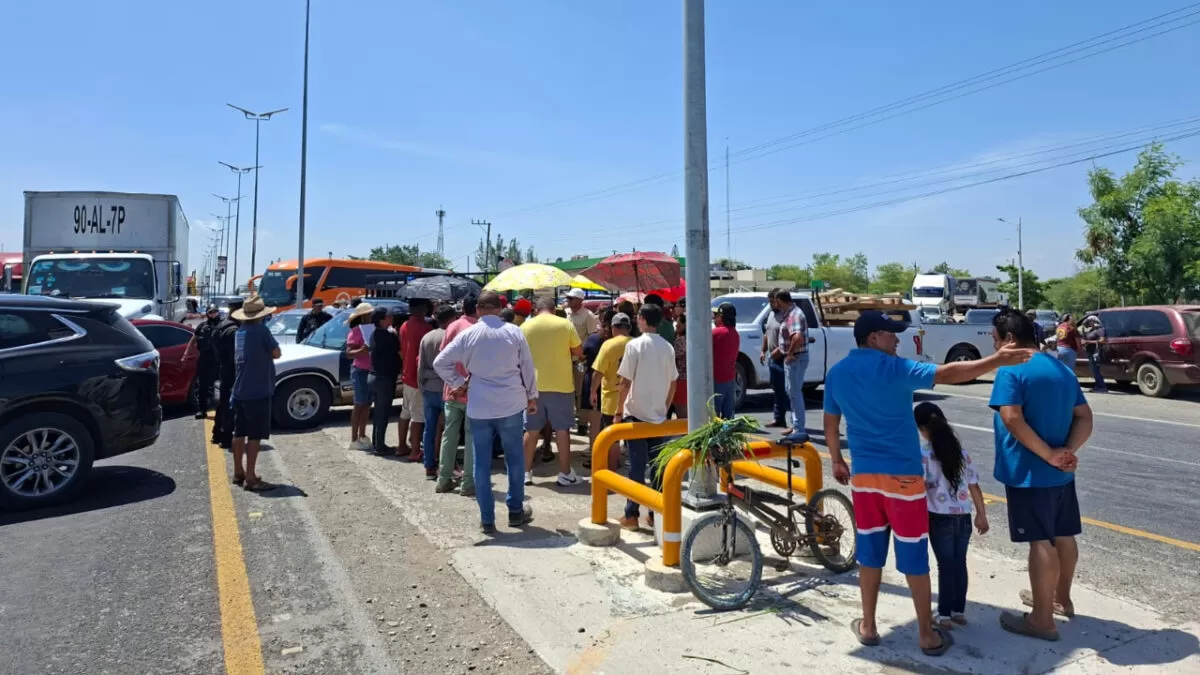 Manifestantes bloquean carretera Tampico–Mante por falta de agua