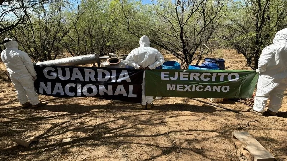 Desmantelan narcolaboratorio y decomisan 600 litros de químicos