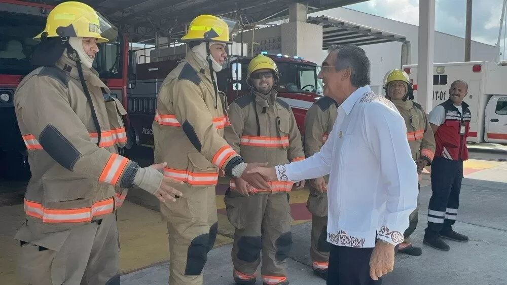 Américo Villarreal reconoce la labor de los bomberos de Tamaulipas