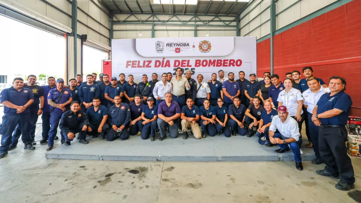 Carlos Peña Ortiz reconoce a bomberos de Reynosa en su día