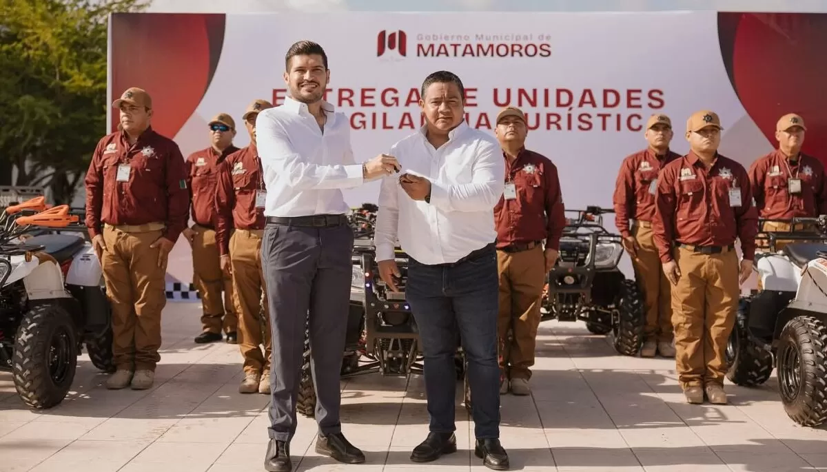 Refuerza Beto Granados la seguridad en Matamoros con entrega de equipo y uniformes a la Policía Turística