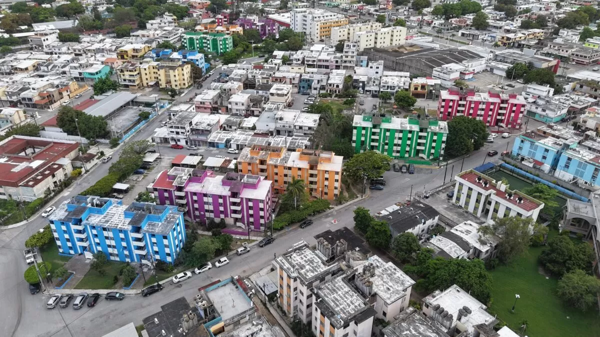 Con paletas de color se transforma edificios verticales en Arboledas: Erasmo González