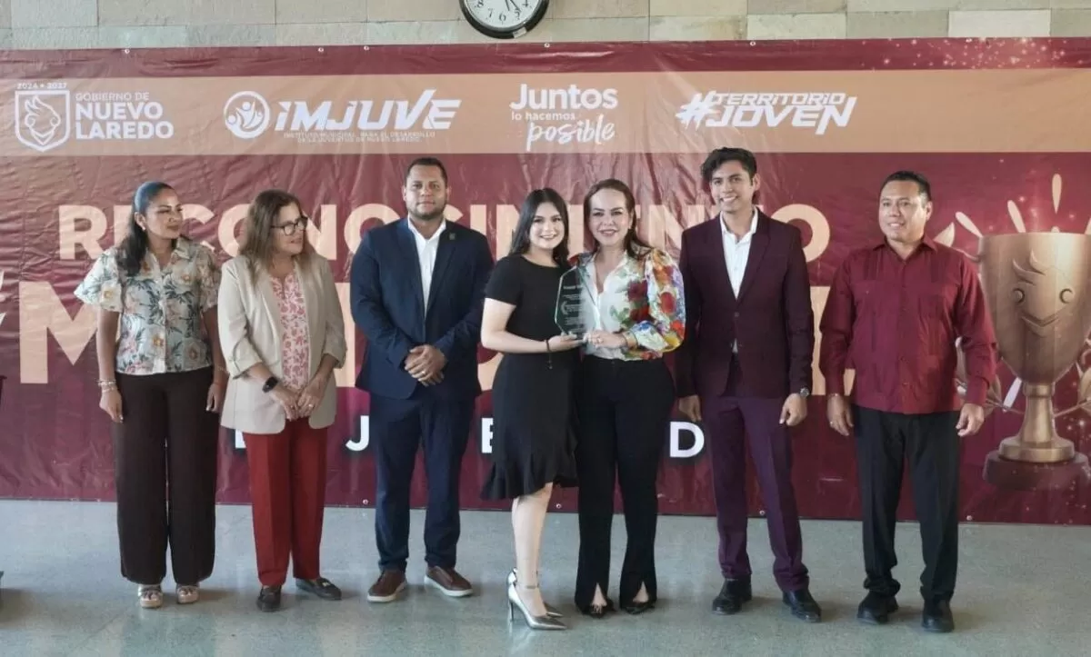 Carmen Lilia Canturosas premia a jóvenes destacados de Nuevo Laredo