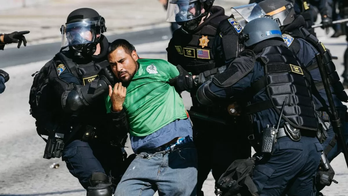 Corte Suprema de EU avala redadas migratorias en Los Ángeles