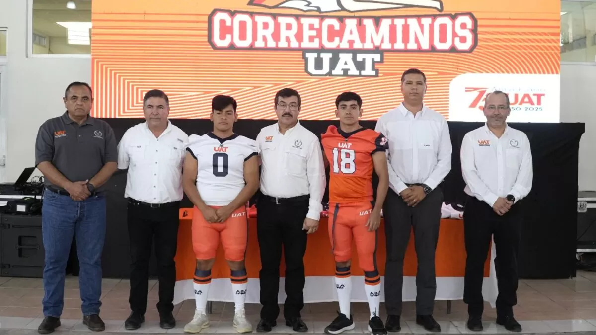 Entrega rector uniformes a Correcaminos UAT de la Liga Mayor ONEFA