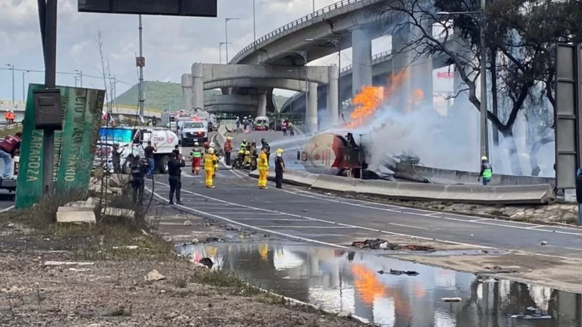 Explosión de pipa en CDMX deja 18 heridos y cierre de vialidades