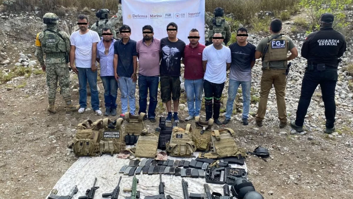 Detienen a ocho y decomisan armas y vehículos en Tula
