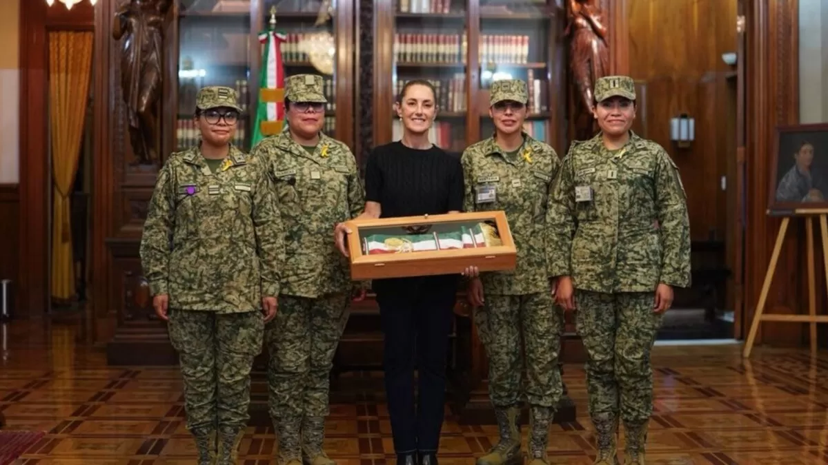 Sheinbaum presenta la banda presidencial que portará en el Grito
