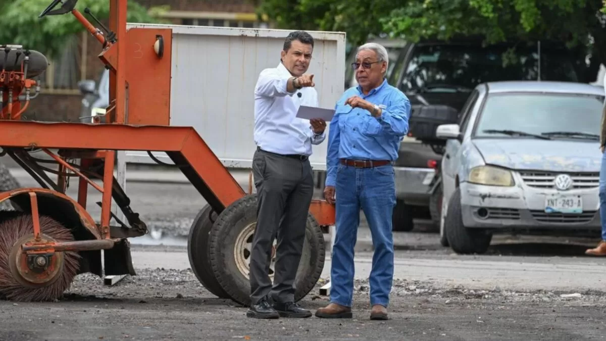 El alcalde Eduardo Gattás evalúa avances en pavimentación