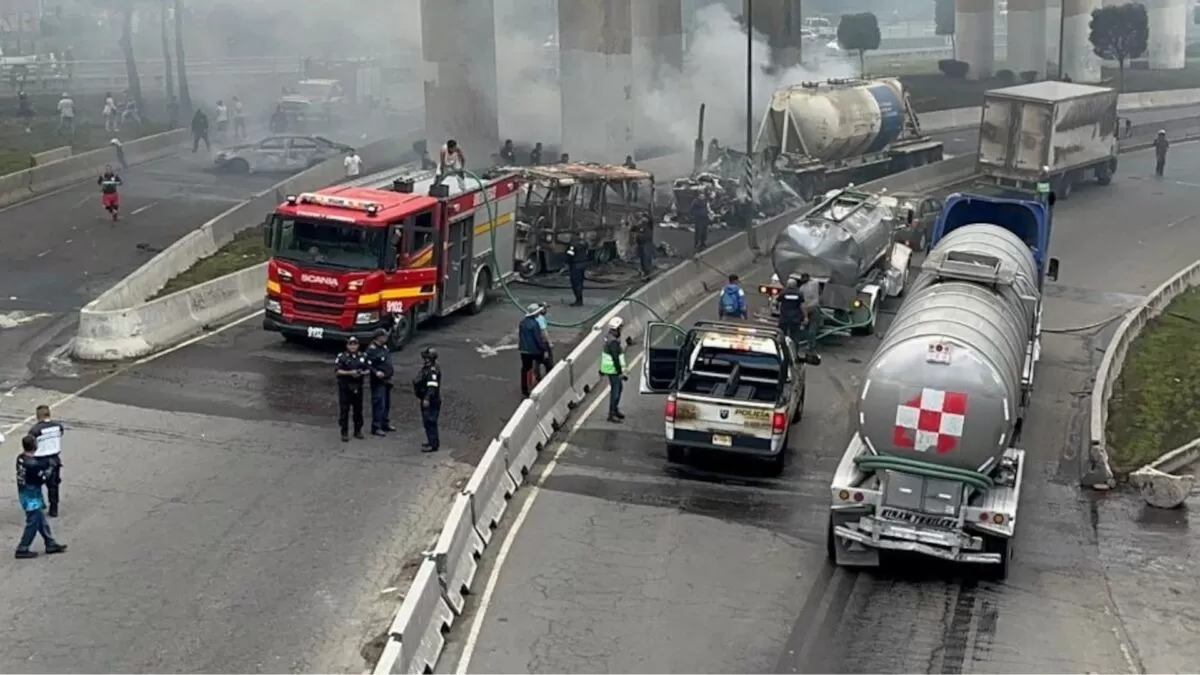 Suman 29 muertos por explosión de pipa en Iztapalapa