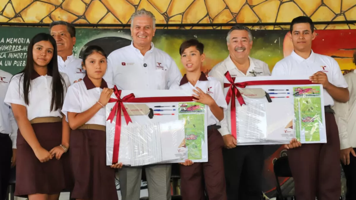 Inicia ciclo escolar en Tula con entrega de apoyos a estudiantes