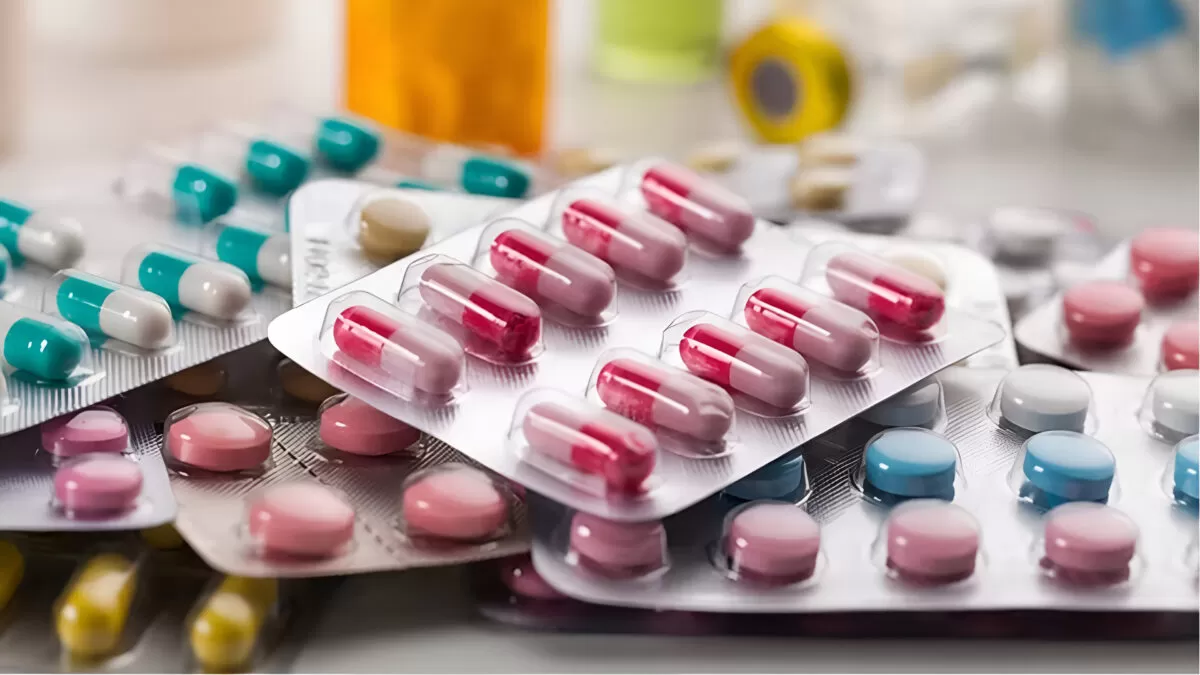 Acusan a farmacéuticas extranjeras de retrasos en medicamentos