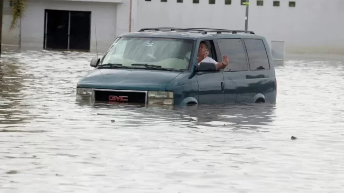 Fuertes lluvias causan graves inundaciones en Jalisco