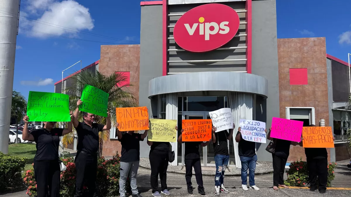 Sin salario ni finiquito: trabajadores protestan por cierre de Vips en Tampico
