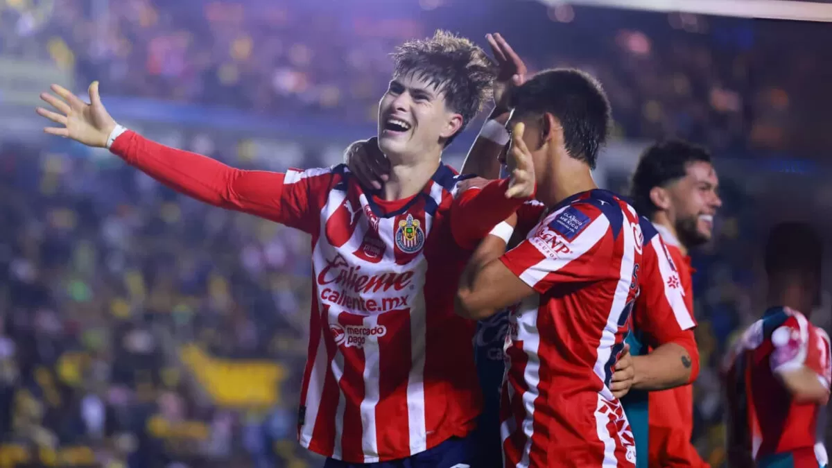 Chivas rompe invicto del América en el Clásico Nacional