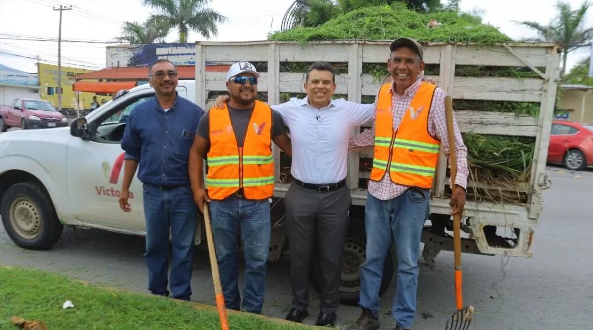 Supervisa alcalde Lalo Gattás trabajos de limpieza en vialidades de la Capital