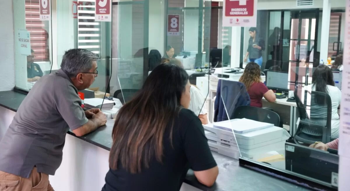 Avanza entrega de pólizas de seguro a contribuyentes cumplidos en Nuevo Laredo
