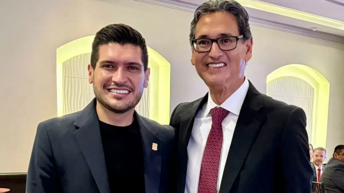 Asiste Beto Granados al primer informe del alcalde, Erasmo González