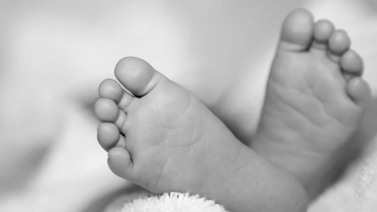 Muere bebé de siete meses al ser aplastado por sus hermanos
