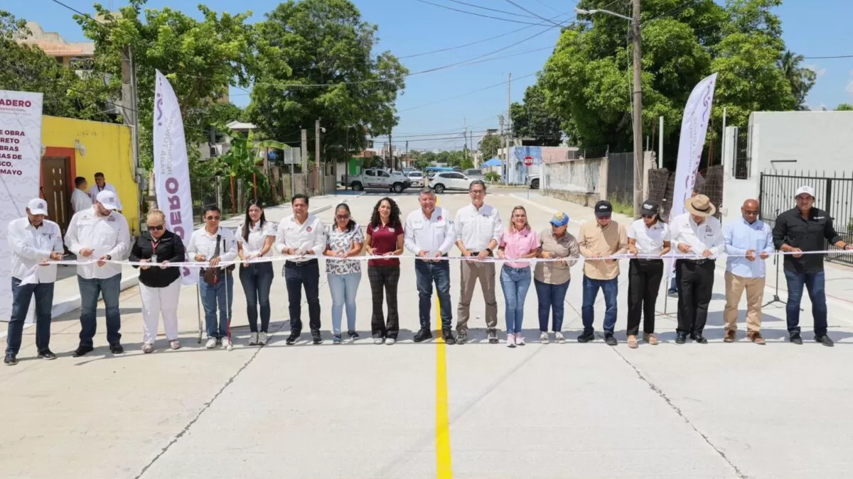 Erasmo González inaugura cuatro calles más de concreto hidráulico