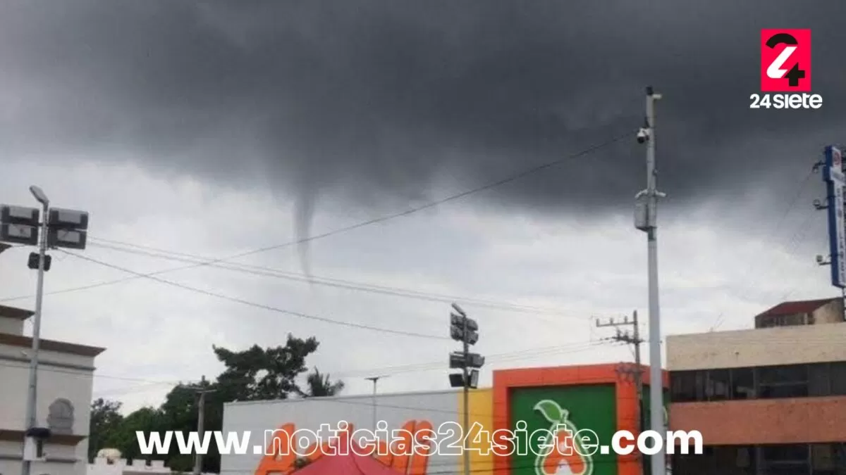 Impresionante tromba marina sorprende a Altamira