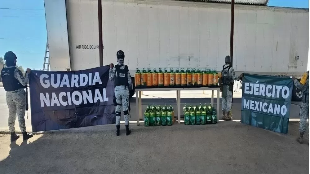Aseguran más de mil litros de metanfetamina en bidones de limpiador