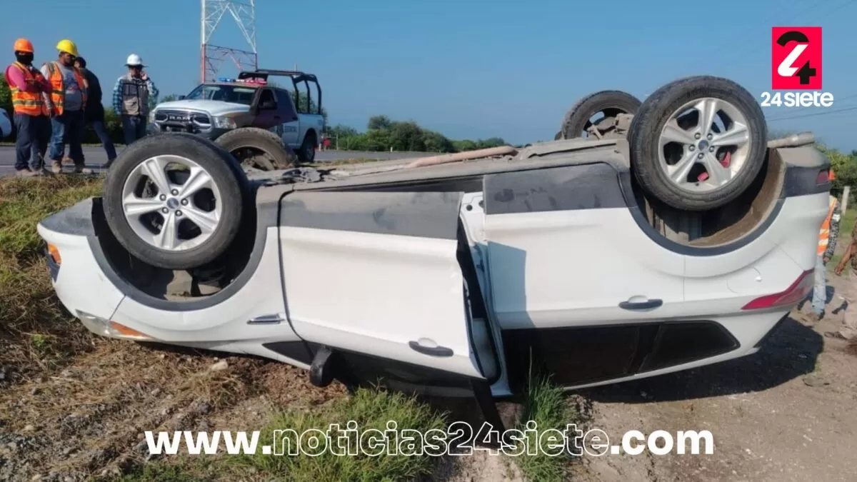 Mujer resulta lesionada tras volcadura en carretera Victoria–Soto la Marina
