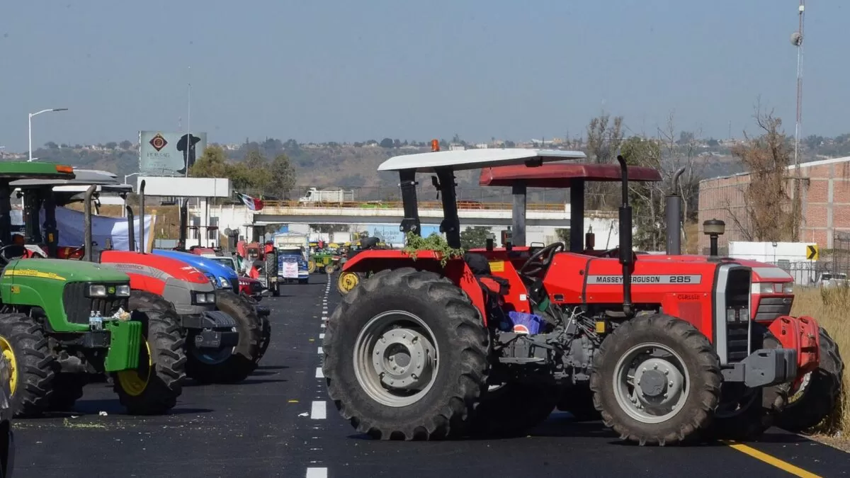 Gobierno y productores de maíz acuerdan apoyo de 950 pesos