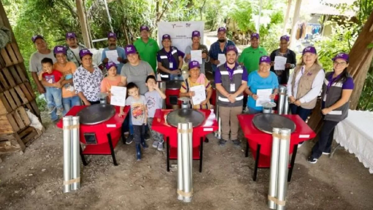 Entregan estufas ecológicas en comunidades rurales de Tamaulipas