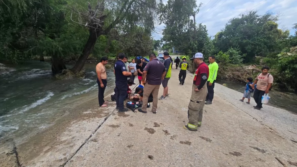 Rescatan a persona atrapada en el río del ejido La Libertad, Ciudad Victoria
