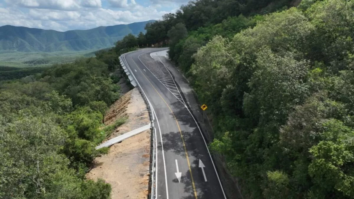 Moderniza gobierno de Américo acceso a poblado El Chorrito