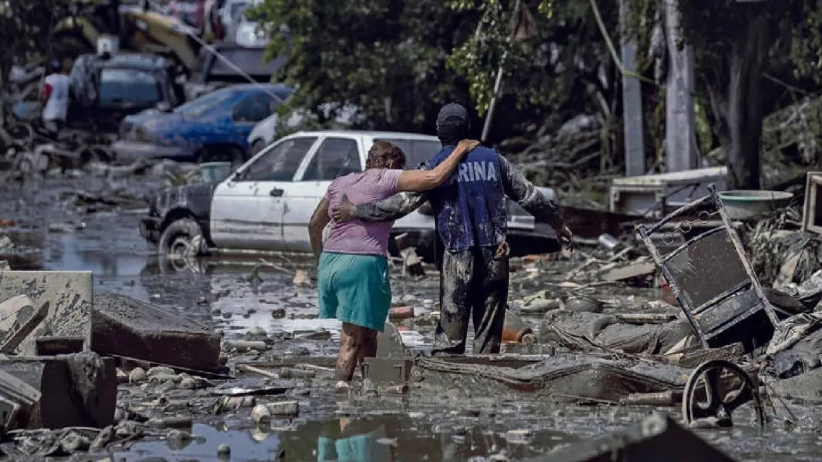 Suman 79 muertos y 19 desaparecidos por lluvias en cinco estados