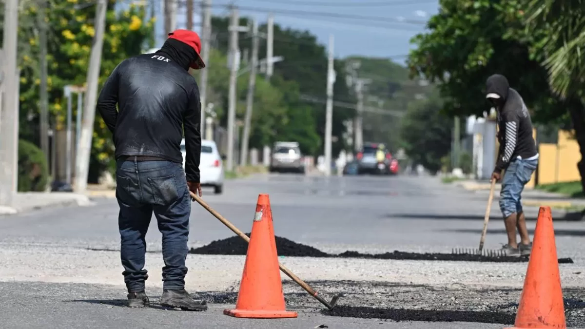 Avanzan los trabajos de bacheo en calles y avenidas de Victoria