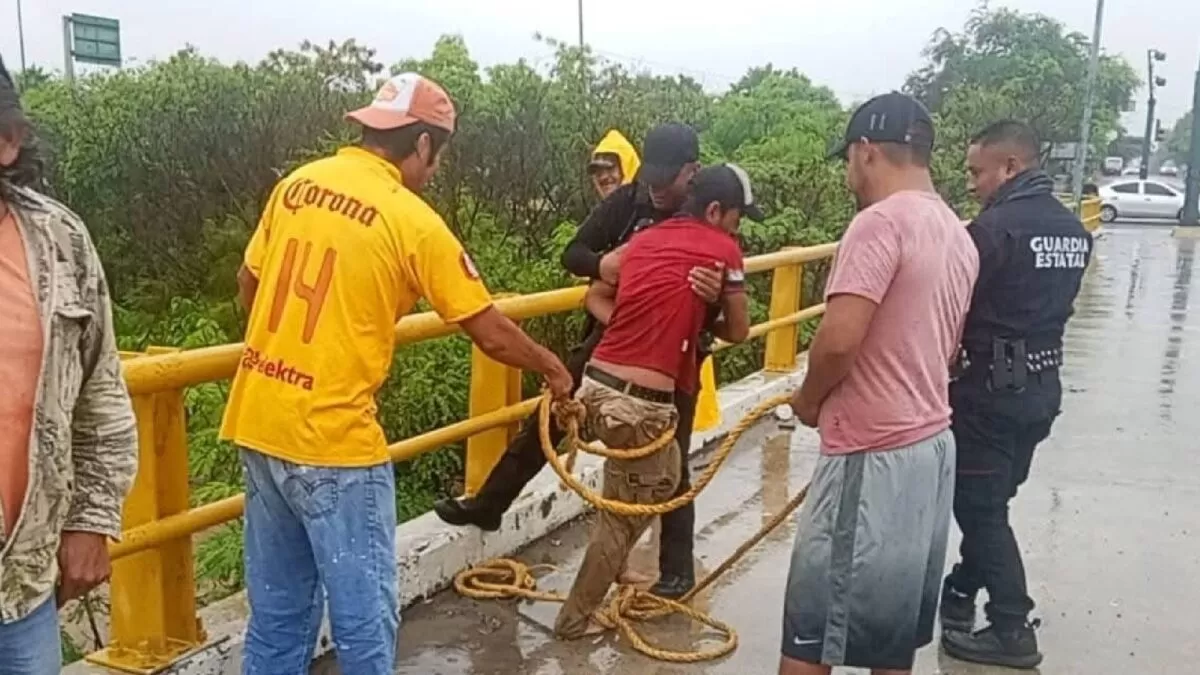 Rescatan a hombre arrastrado por la corriente del río San Marcos en Ciudad Victoria