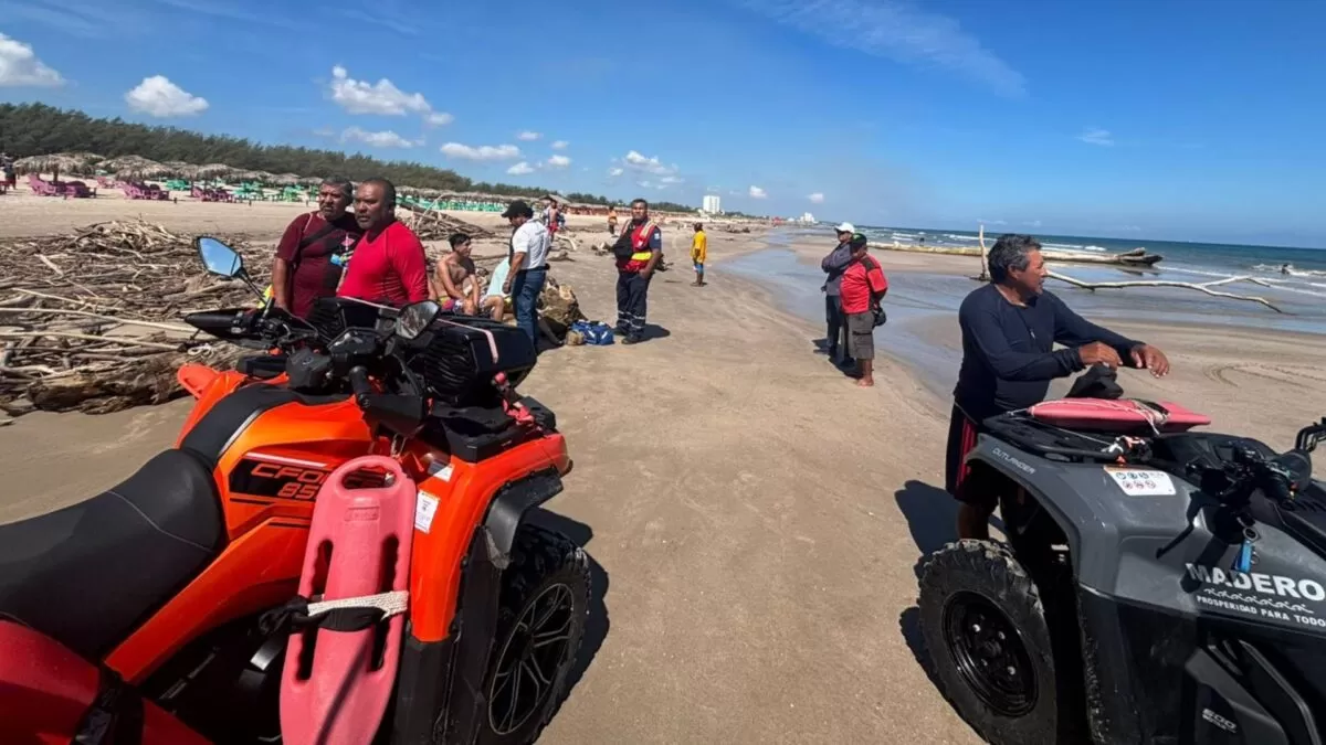 Rescatan a dos turistas de ahogarse en Playa Miramar