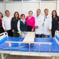 Carmen Lilia Canturosas entrega camas al IMSS y Hospital General de Nuevo Laredo