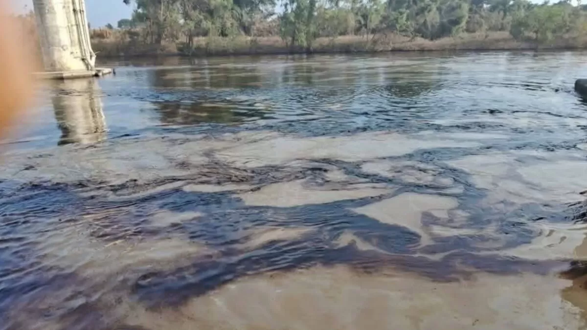 Atienden derrame de hidrocarburos en Río Pantepec en Tuxpan