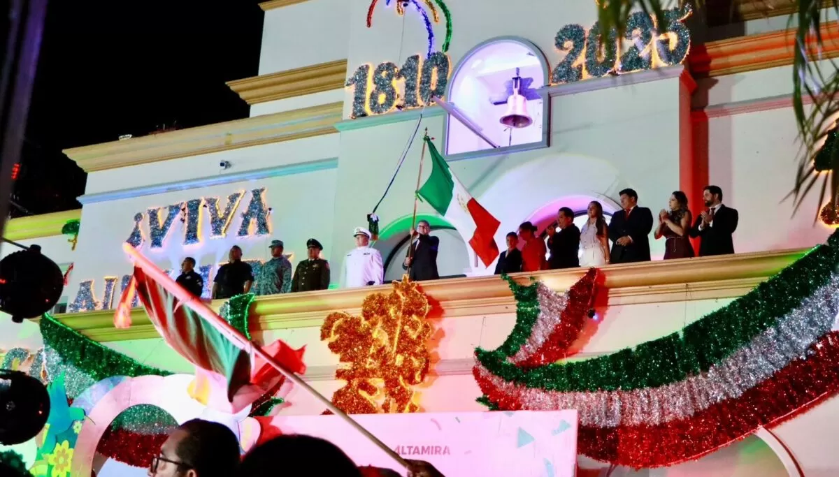 Enaltece Armando Martínez a los héroes que nos dieron patria y libertad