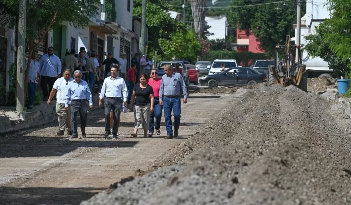 Vecinos de la Col. Cuauhtémoc agradecen pavimentación a Lalo Gattás