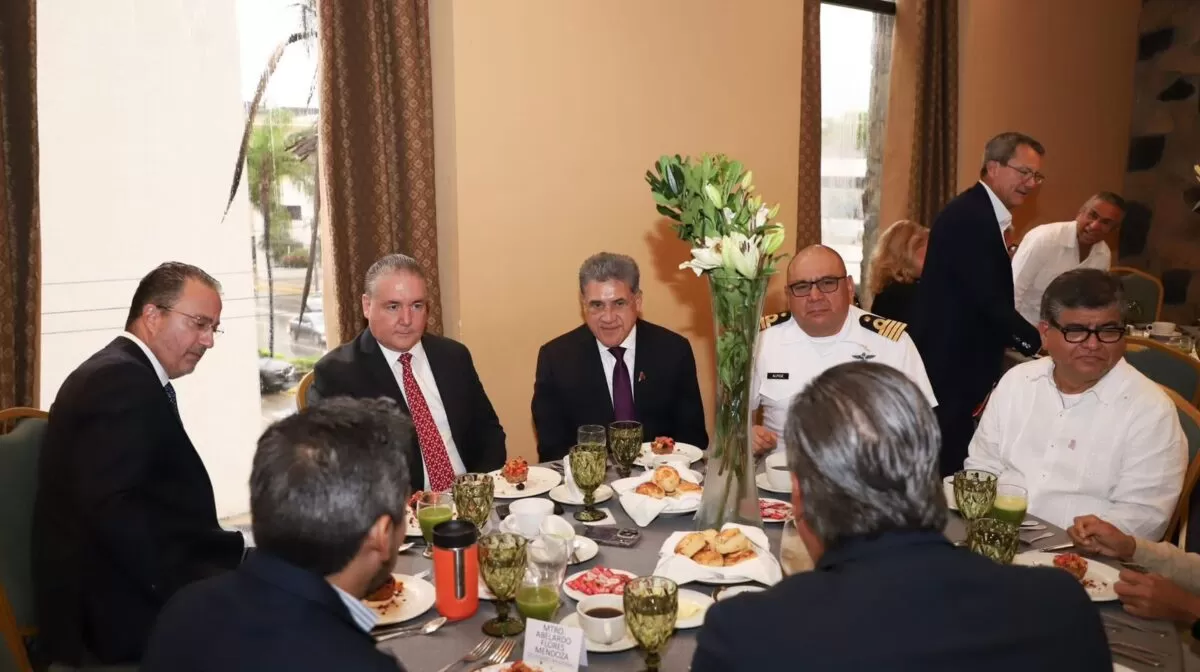 Reconoce Armando Martínez al sector aduanero como fortaleza de Altamira