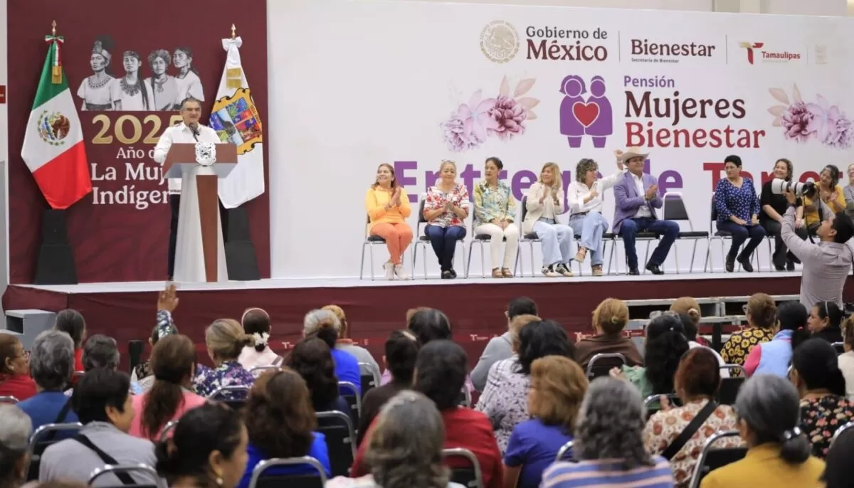 Entrega Américo tarjetas de Pensión Mujeres Bienestar; llegará a 93 mil tamaulipecas