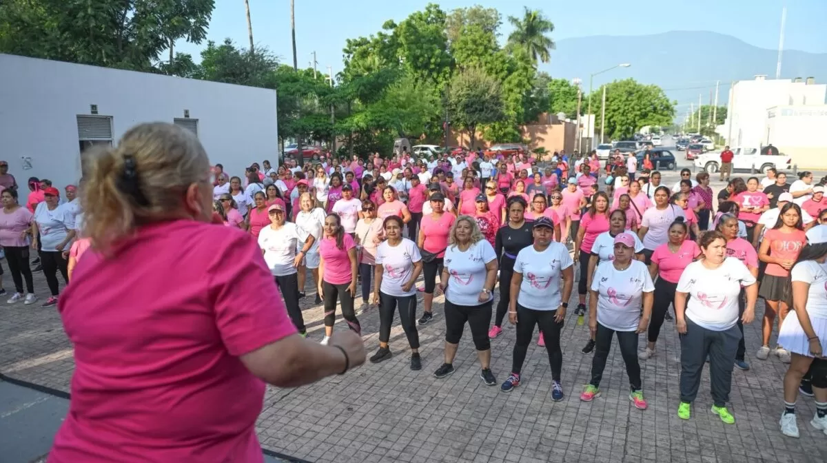 Todo un éxito zumbaton rosa en Victoria