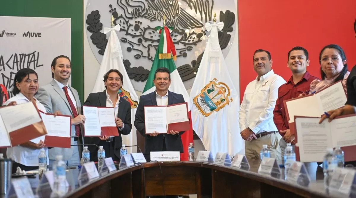 Firma convenio Instituto Victorense de la Juventud con escuelas