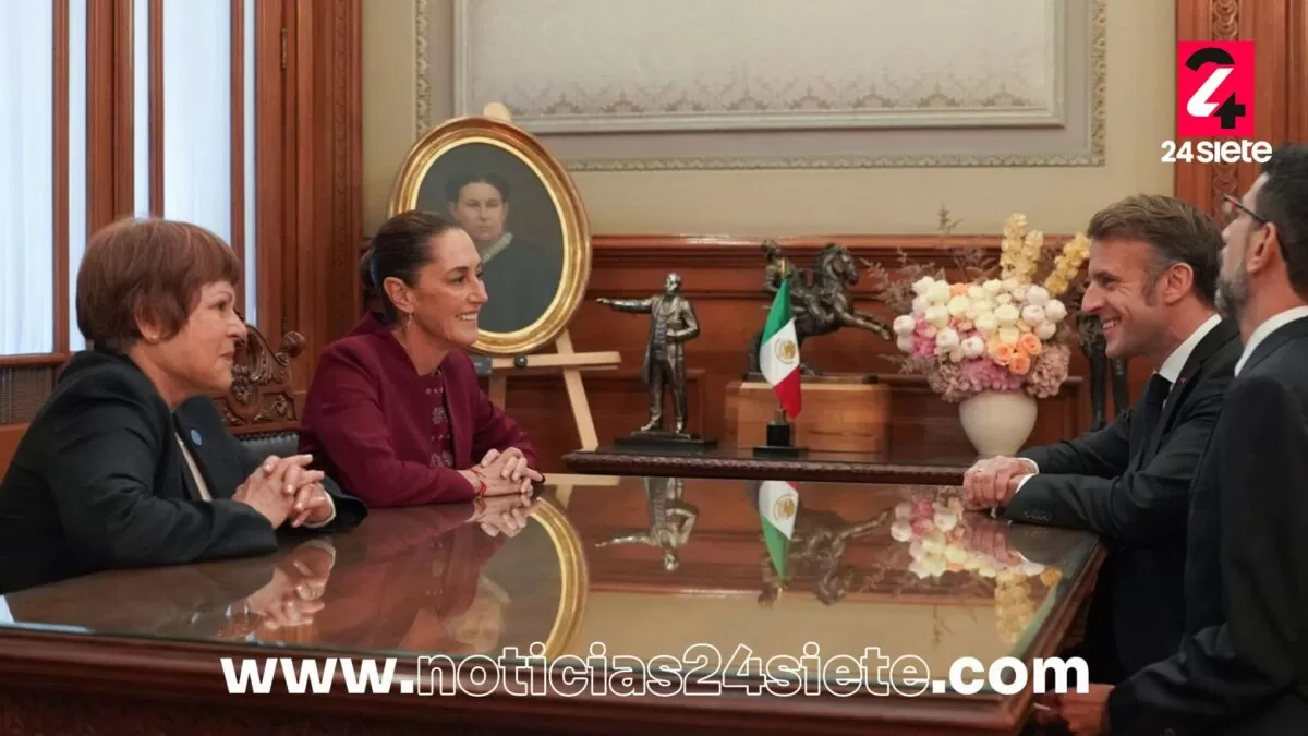 Presidente de Francia llega a México para encuentro con Sheinbaum