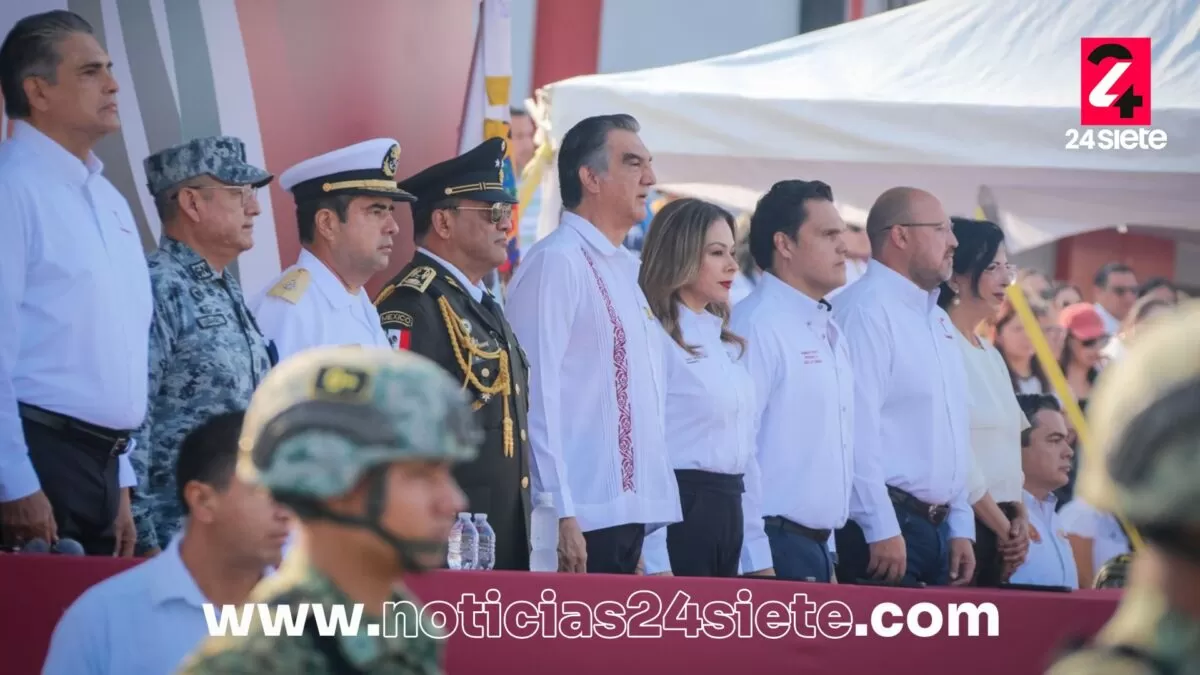 Américo Villarreal encabeza desfile con más de 3,500 jóvenes en Victoria