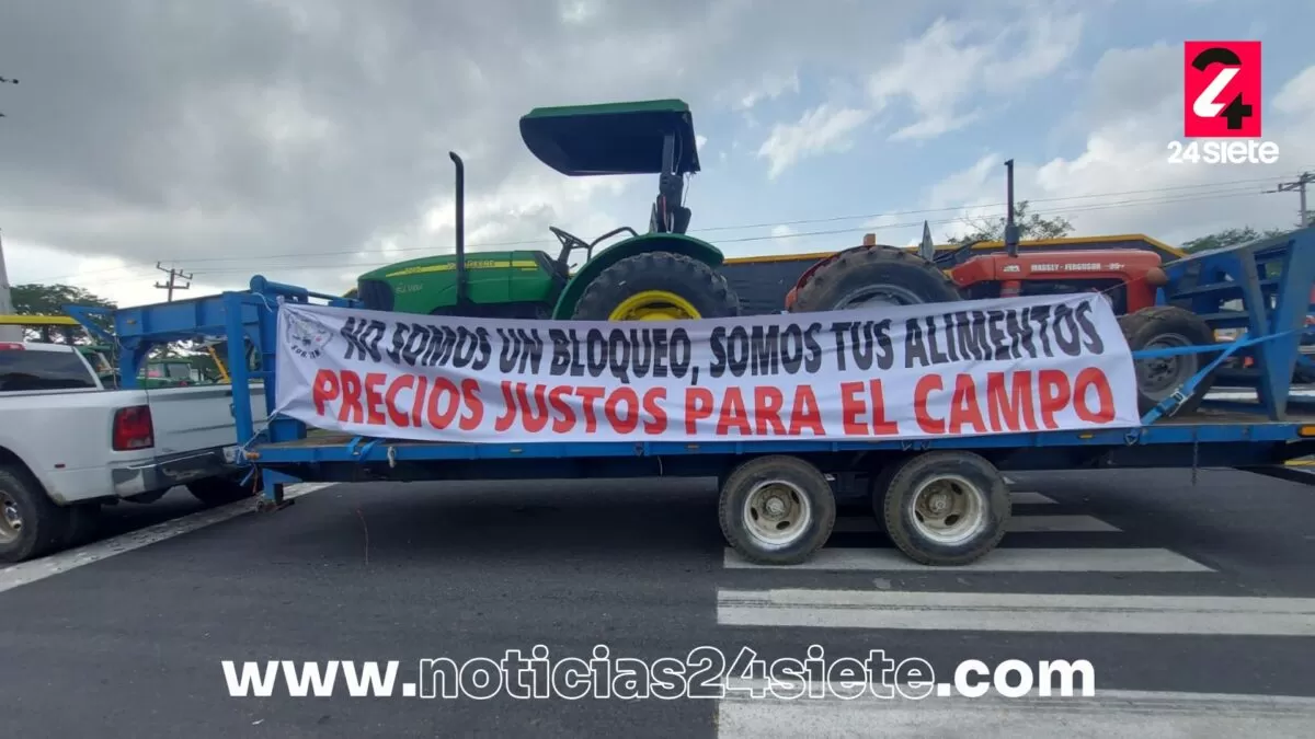 Agricultores de Altamira mantienen bloqueo por crisis del campo