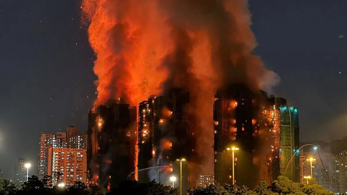 Incendio en Hong Kong deja 83 muertos y más de 70 heridos