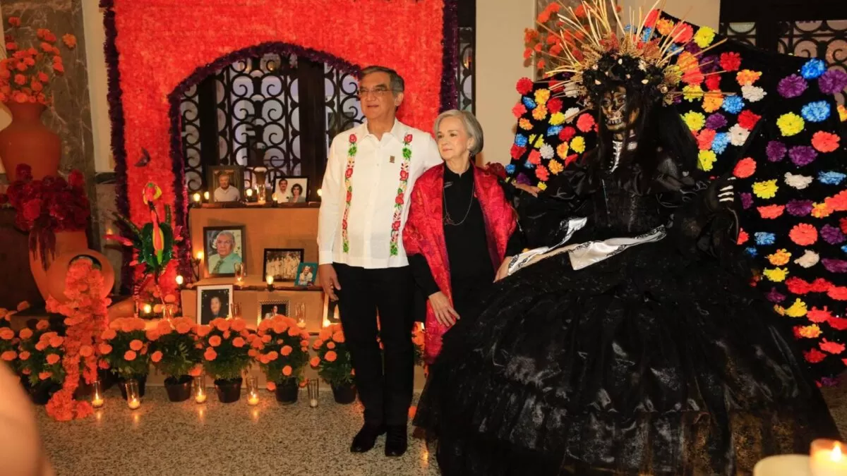 Premian Américo y María concurso estatal de catrinas y catrines