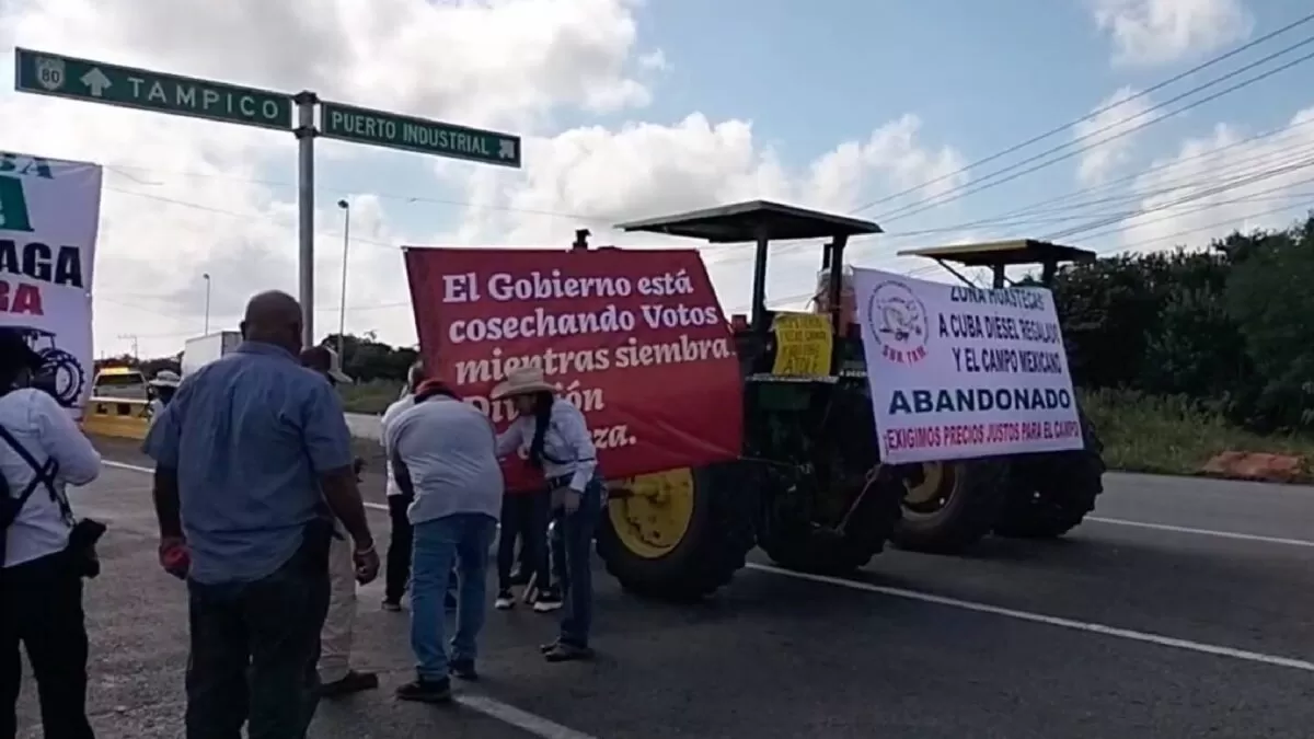 Bloqueo en al menos seis carreteras de Tamaulipas por protesta de productores